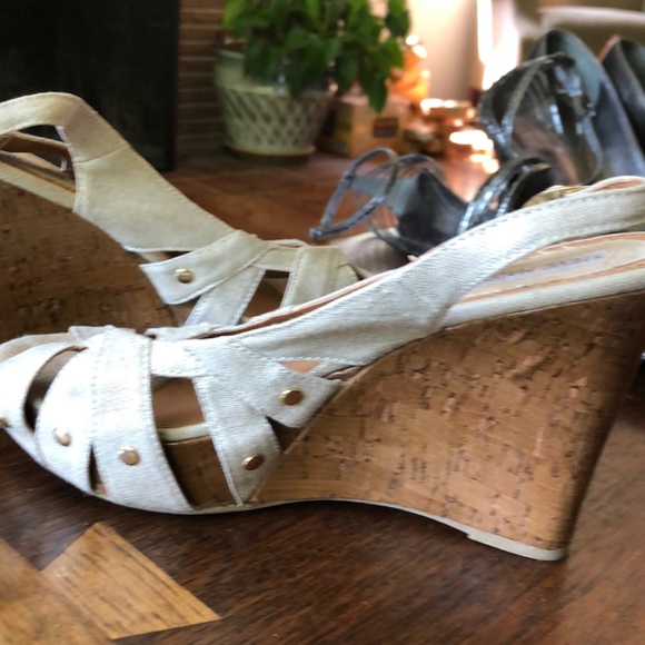 Steve Madden gold linen cork wedges - Picture 4 of 7
